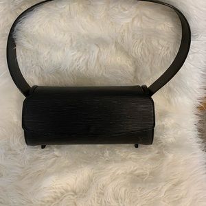 Authentic Luis Vuitton, elegant black